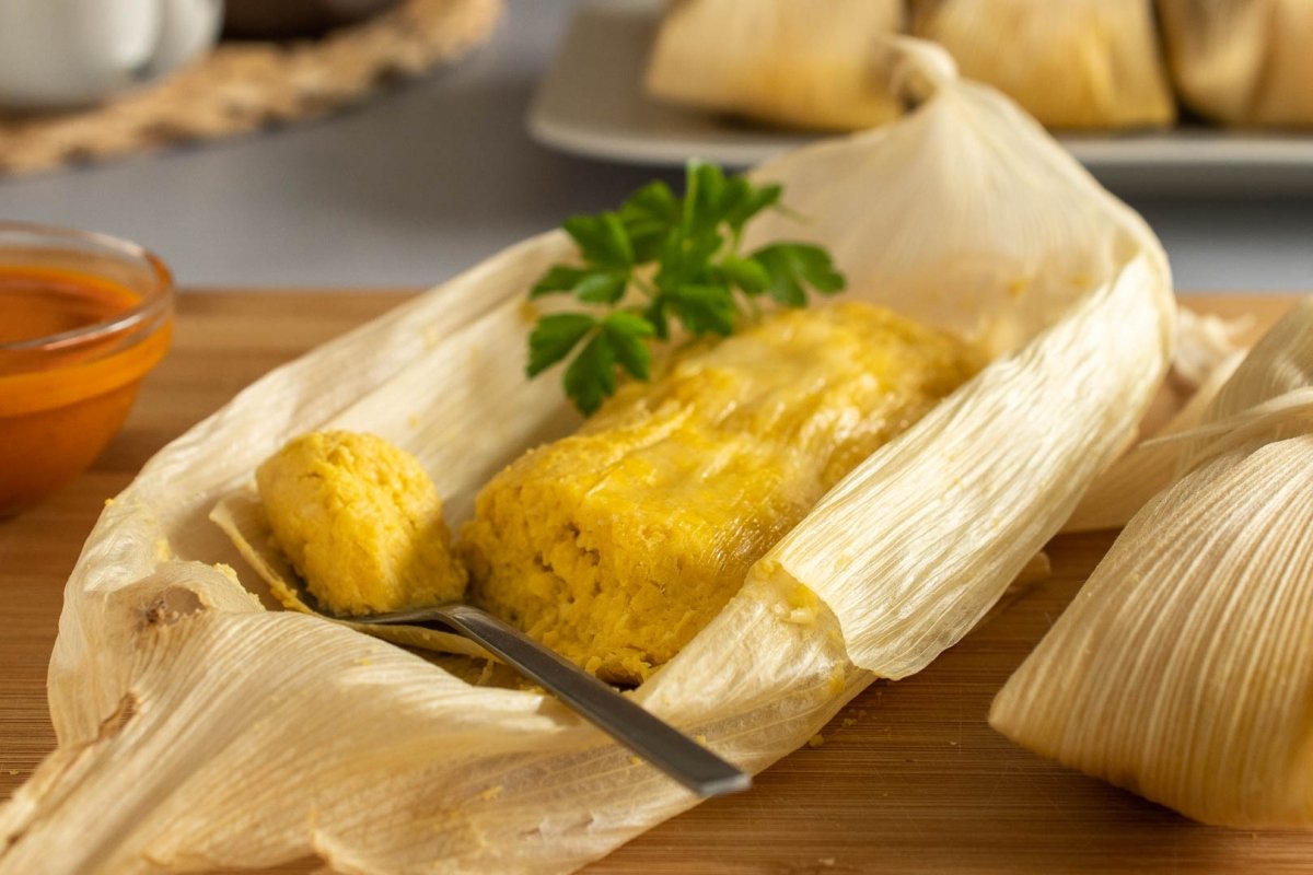 Humita de maíz en hoja de choclo