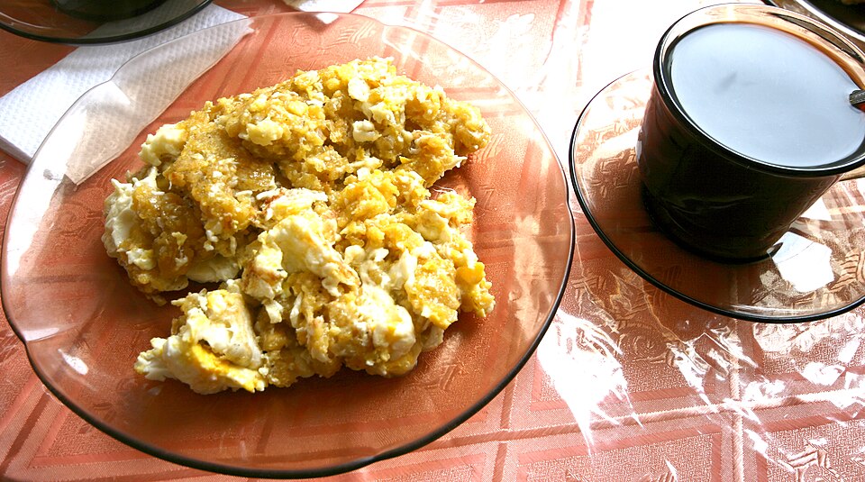 Tigrillo ecuatoriano con café